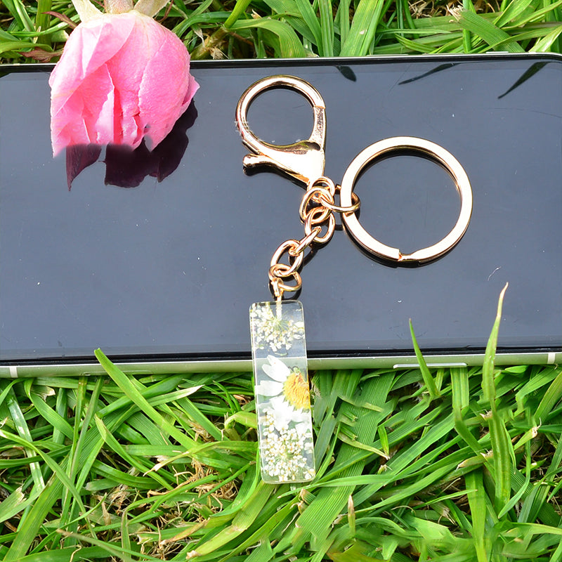 Crystal Epoxy Daisy Alphabet Keychain